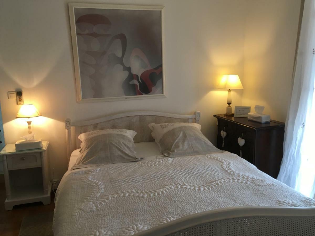 Bed and Breakfast Mas des Kardouons Tourrettes-sur-Loup Exterior foto